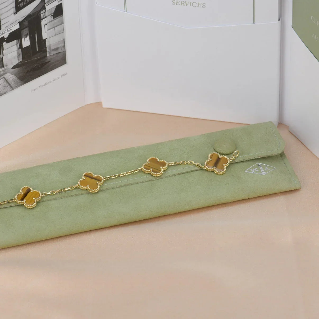 [Avelora]LUCKY CLOVER 5-MOTIF BRACELET -  TIGER’S EYE COLLECTION