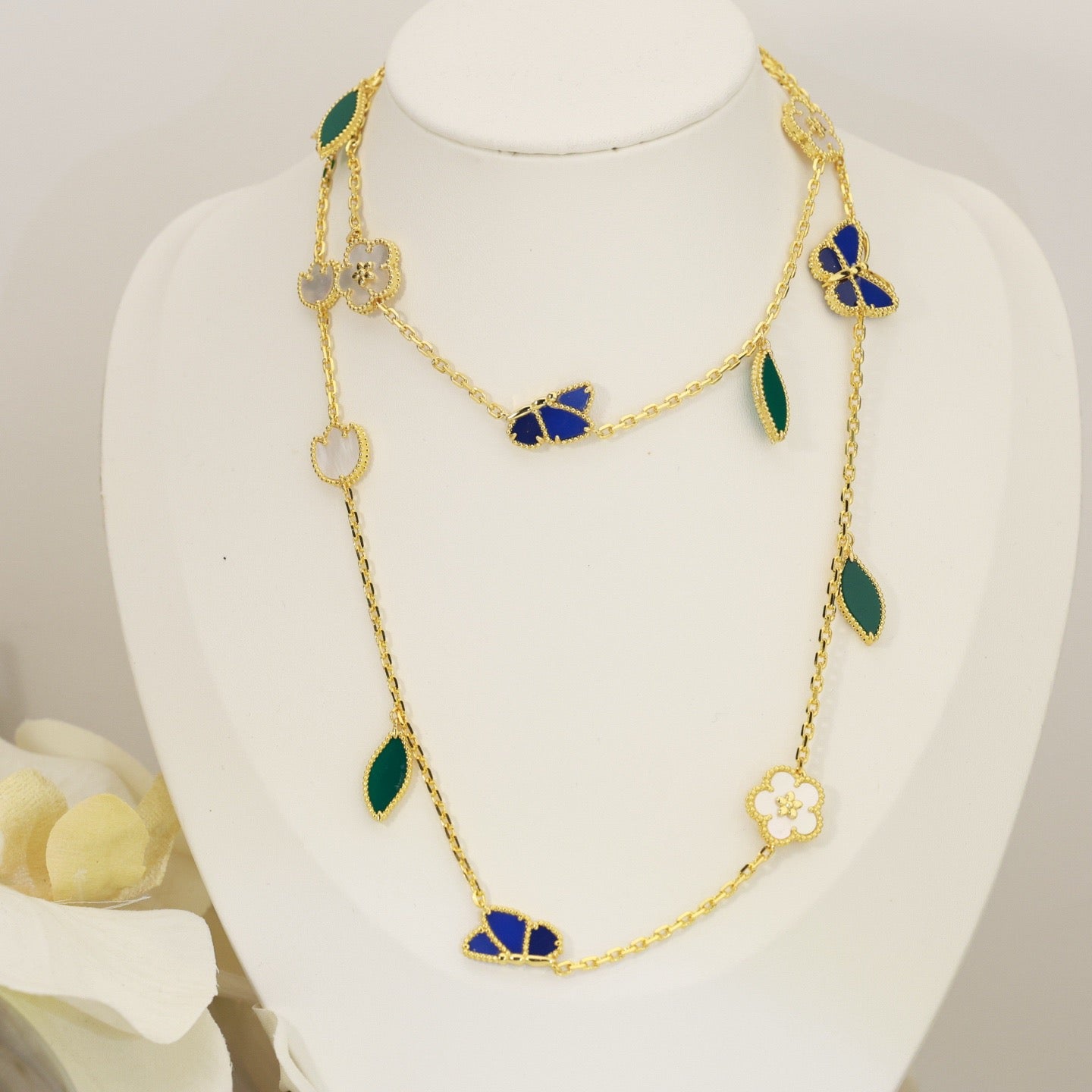 [Avelora]LUCKY SPRING BUTTERFLY & FLOWER STATEMENT NECKLACE - 15-MOTIF FLORAL DESIGN