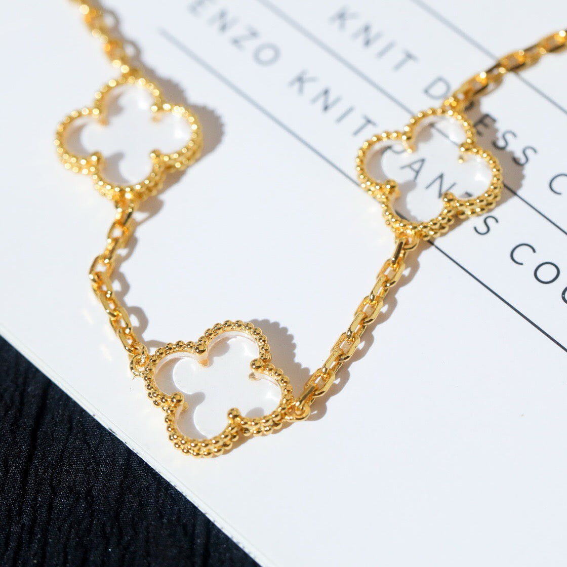 [Avelora Jewelry ]CLOVER 5 MOTIF ROCK CRYSTAL BRACELET