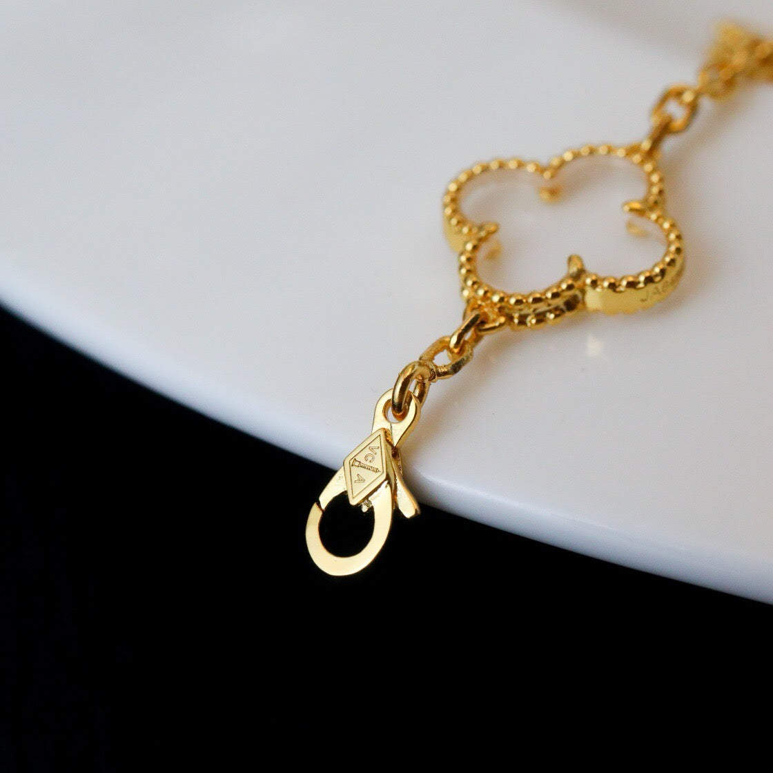 [Avelora Jewelry ]CLOVER 5 MOTIF ROCK CRYSTAL BRACELET