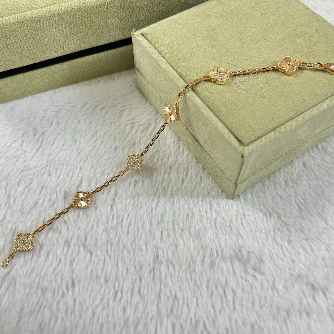 [Avelora Jewelry ]CLOVER 6 MOTIF DIAMOND LASER BRACELET