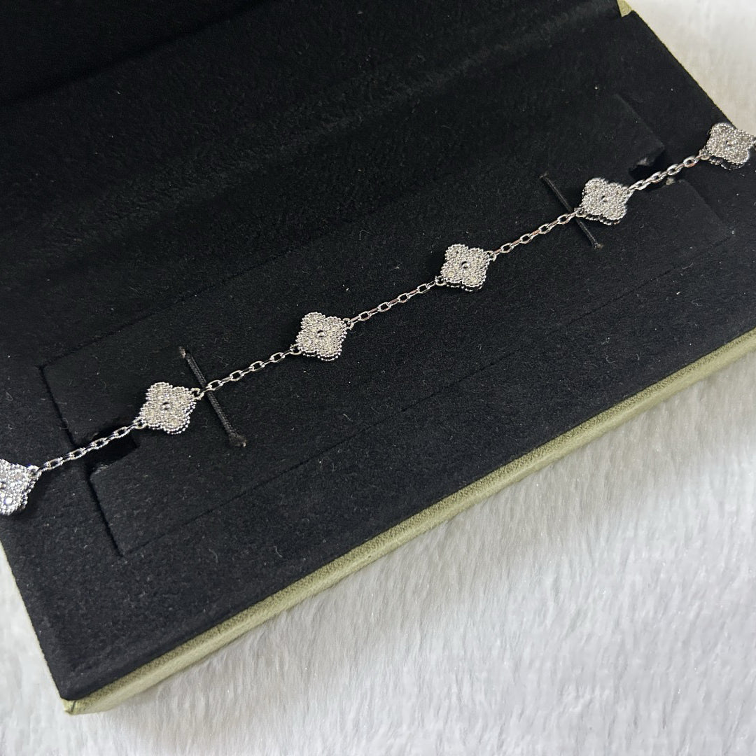 [Avelora Jewelry ]CLOVER 6 MOTIF DIAMOND BRACELET
