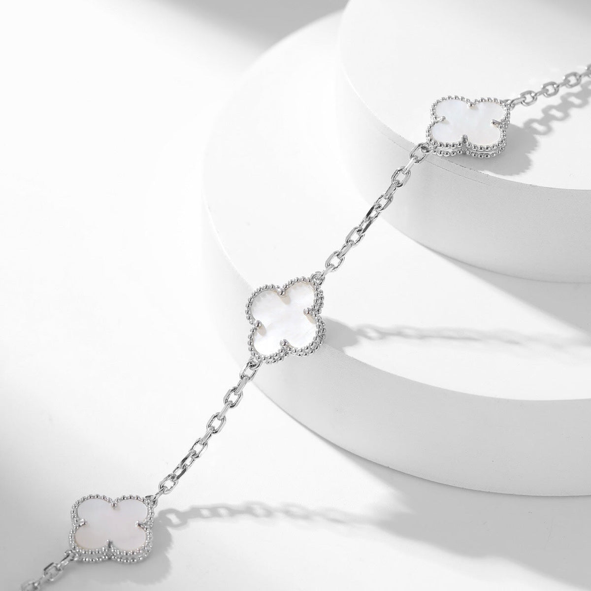 [Avelora Jewelry ]CLOVER 10 MOTIFS WHITE MOTHER OF PEARL NECKLACE
