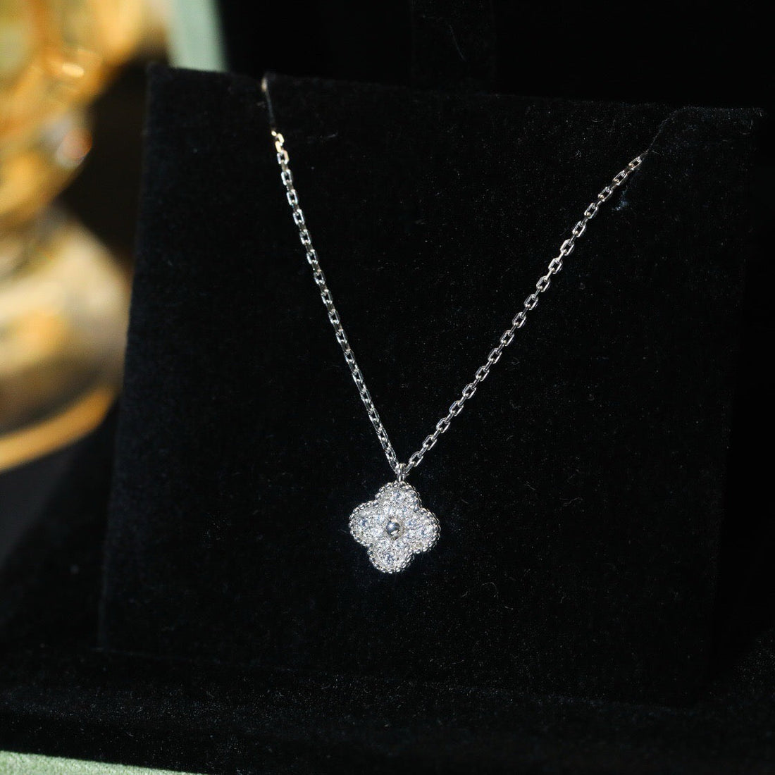 [Avelora Jewelry ]CLOVER MINI 9.5MM PENDANT DIAMOND NECKLACE