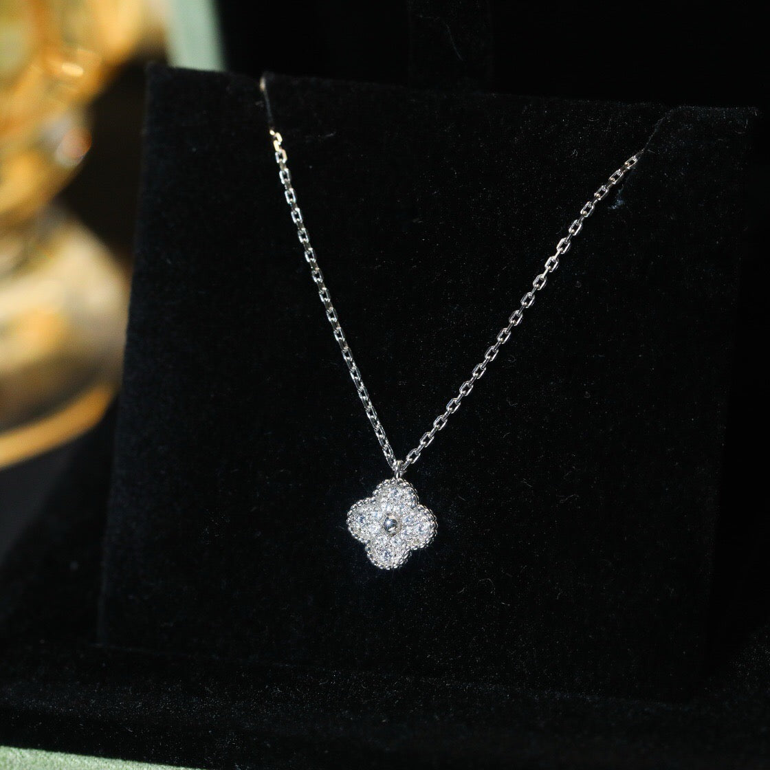 [Avelora Jewelry ]CLOVER MINI 9.5MM PENDANT DIAMOND NECKLACE