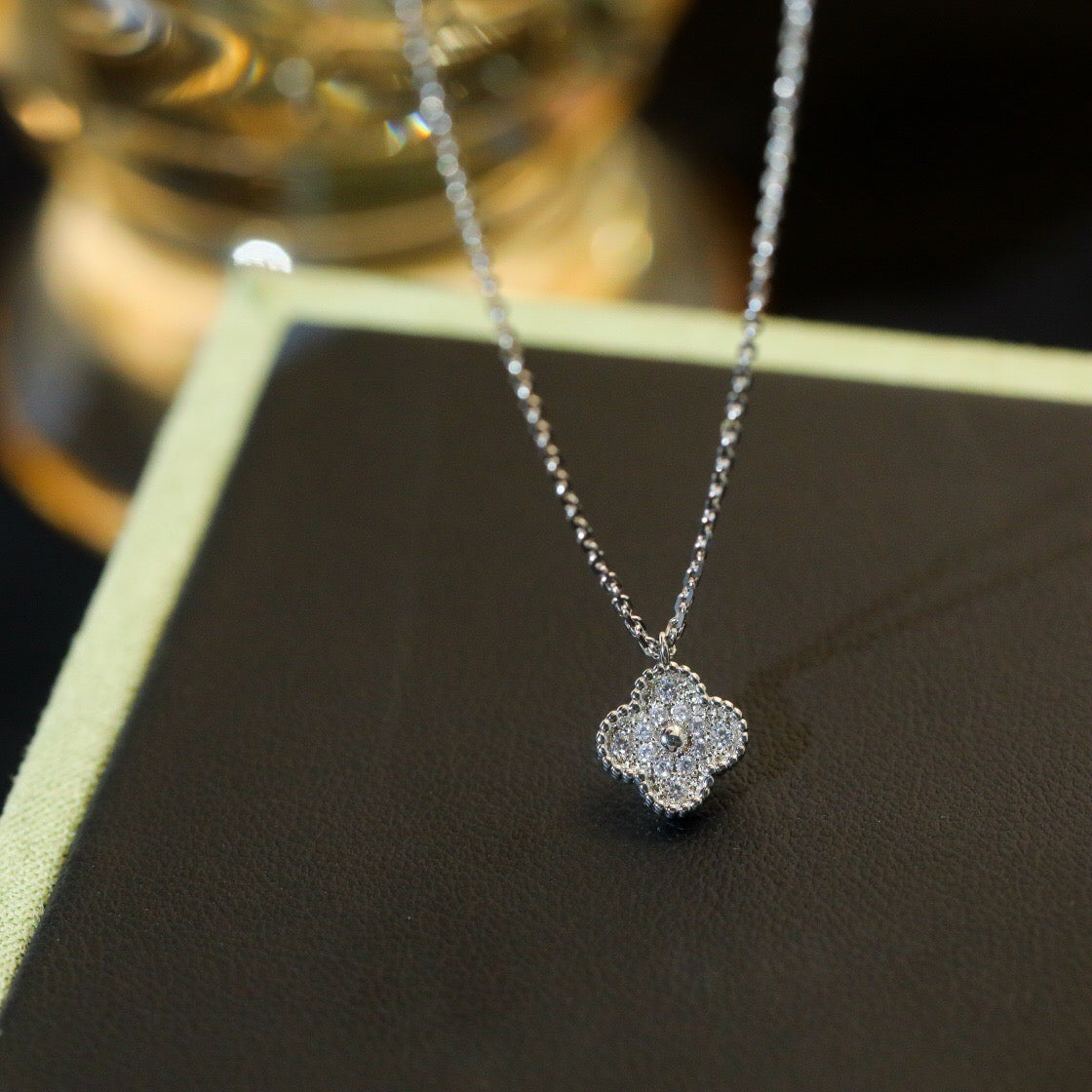 [Avelora Jewelry ]CLOVER MINI 9.5MM PENDANT DIAMOND NECKLACE