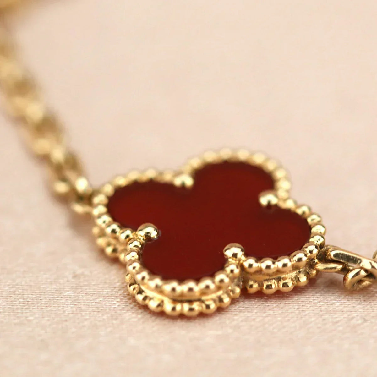 [Avelora Jewelry ] CLOVER 5 MOTIF RED CORNELIAN BRACELET COLLECTION