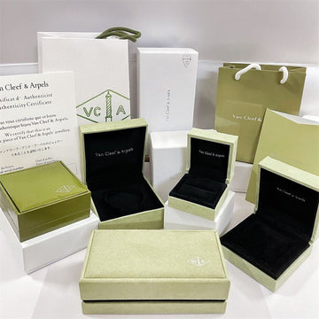 [Avelora Jewelry ]VA CLOVER BRACELET NECKLACE RING BOX GIFT BAG