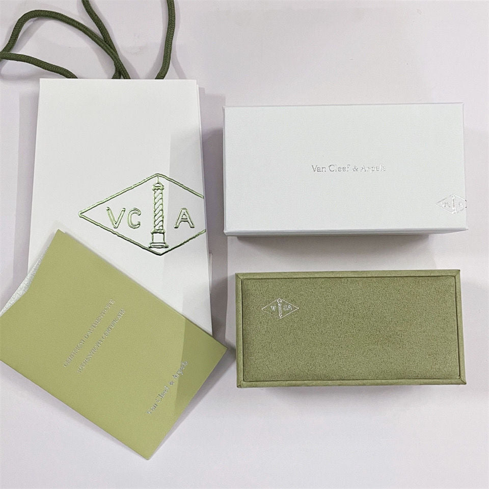 [Avelora Jewelry ]VA CLOVER BRACELET NECKLACE RING BOX GIFT BAG