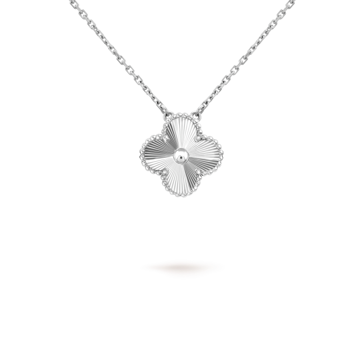 [Avelora Jewelry ]CLOVER 15MM LASER NECKLACE SILVER