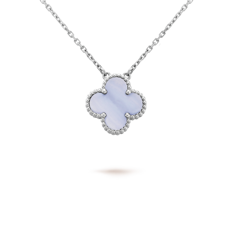 [Avelora Jewelry ]CLOVER 15MM BLUE CHALCEDONY NECKLACE SILVER