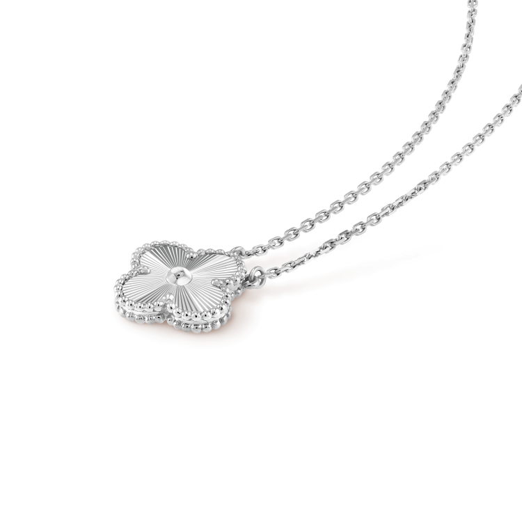 [Avelora Jewelry ]CLOVER 15MM LASER NECKLACE SILVER