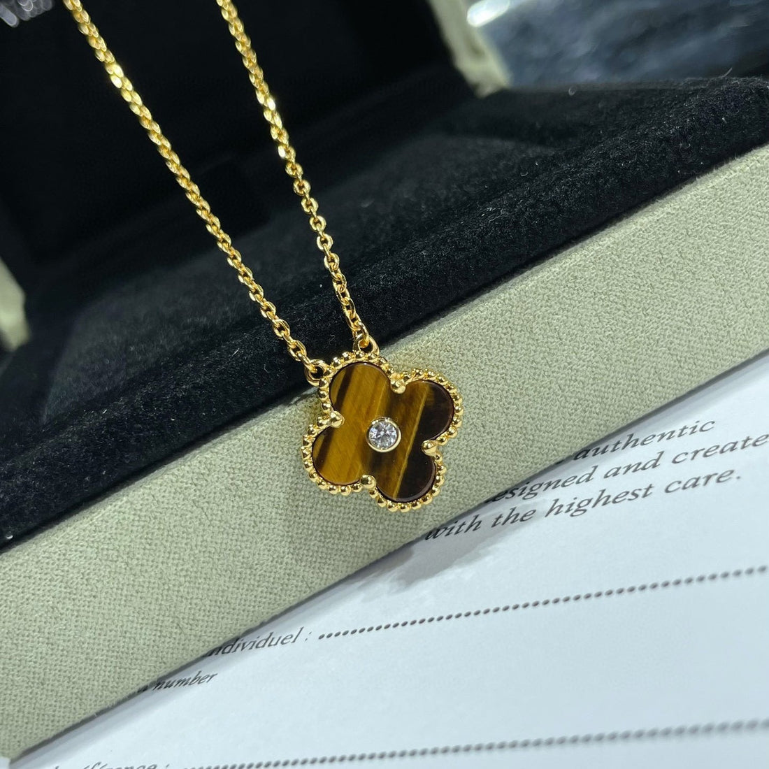 [Avelora Jewelry ]CLOVER 15MM DIAMOND AND YELLOW TIGER'S EYE AGATE necklace