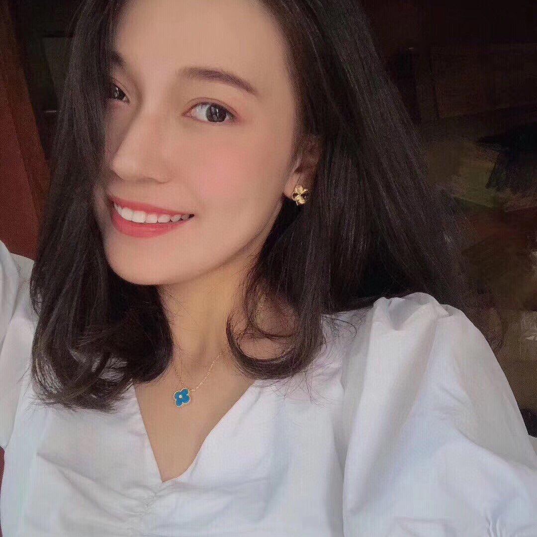 [Avelora Jewelry ]CLOVER 15MM DIAMOND AND BLUE AGATE NECKLACE