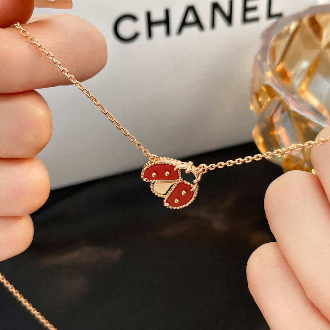 [Avelora Jewelry ]LUCKY  CARNELIANS LADYBUG NECKLACE