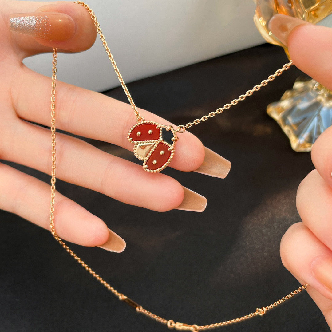 [Avelora]LUCKY CARNELIAN LADYBUG CHARM NECKLACE