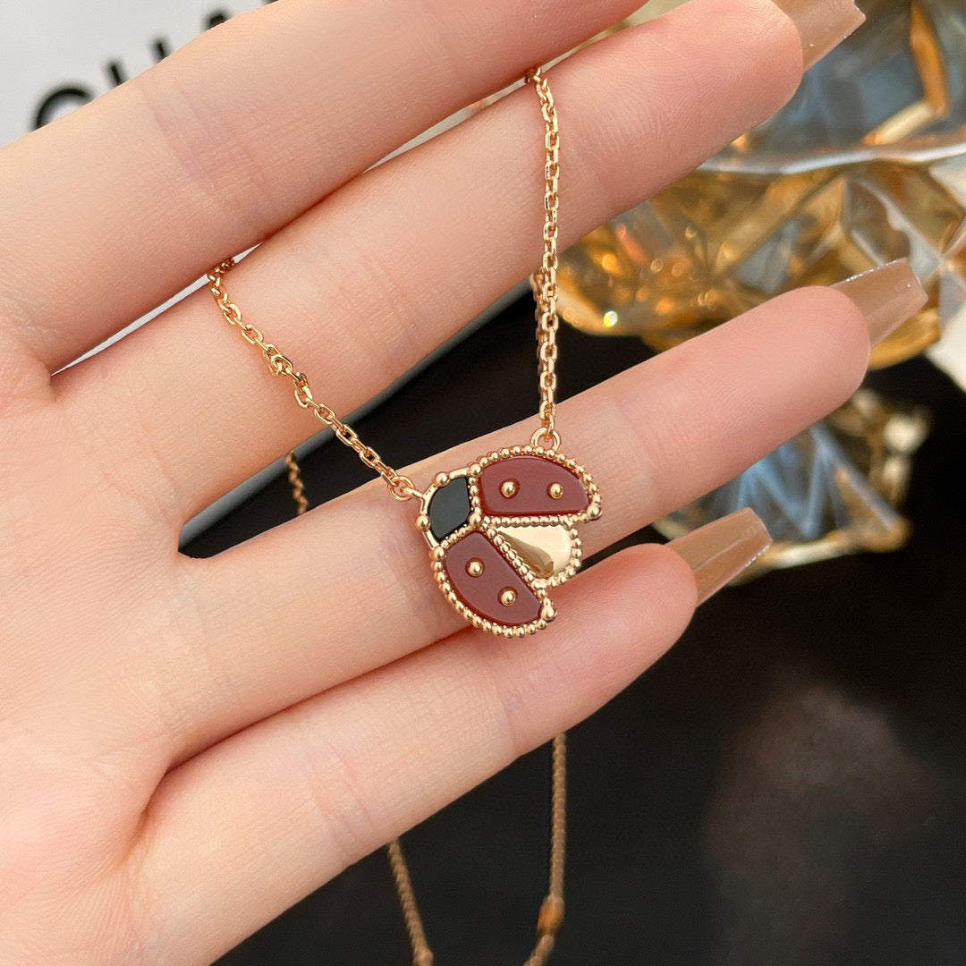 [Avelora]LUCKY CARNELIAN LADYBUG CHARM NECKLACE