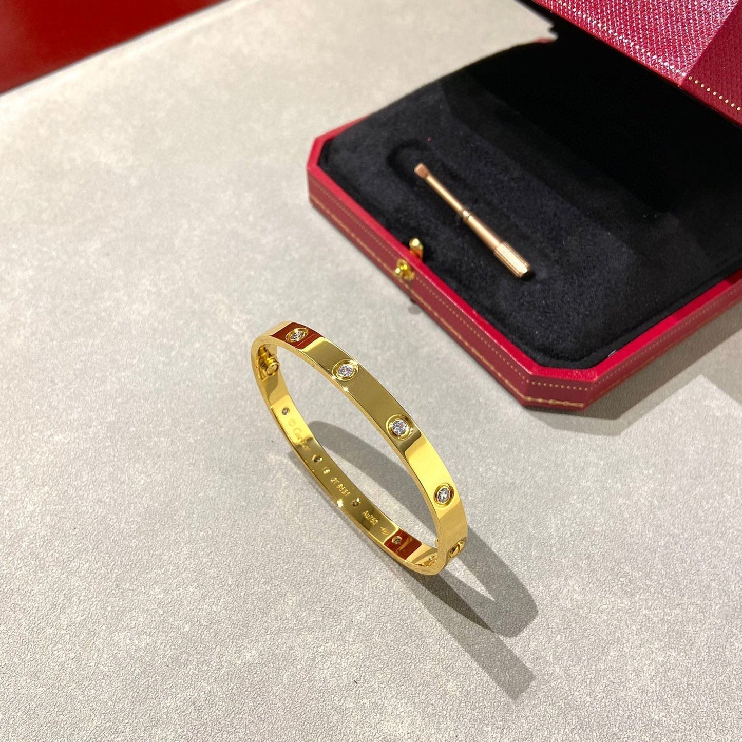 [Avelora]CLASSIC 6.1MM LOVE BANGLE - 10-DIAMOND
