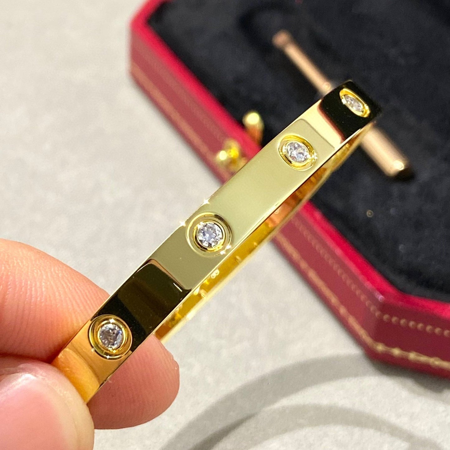 [Avelora]CLASSIC 6.1MM LOVE BANGLE - 10-DIAMOND
