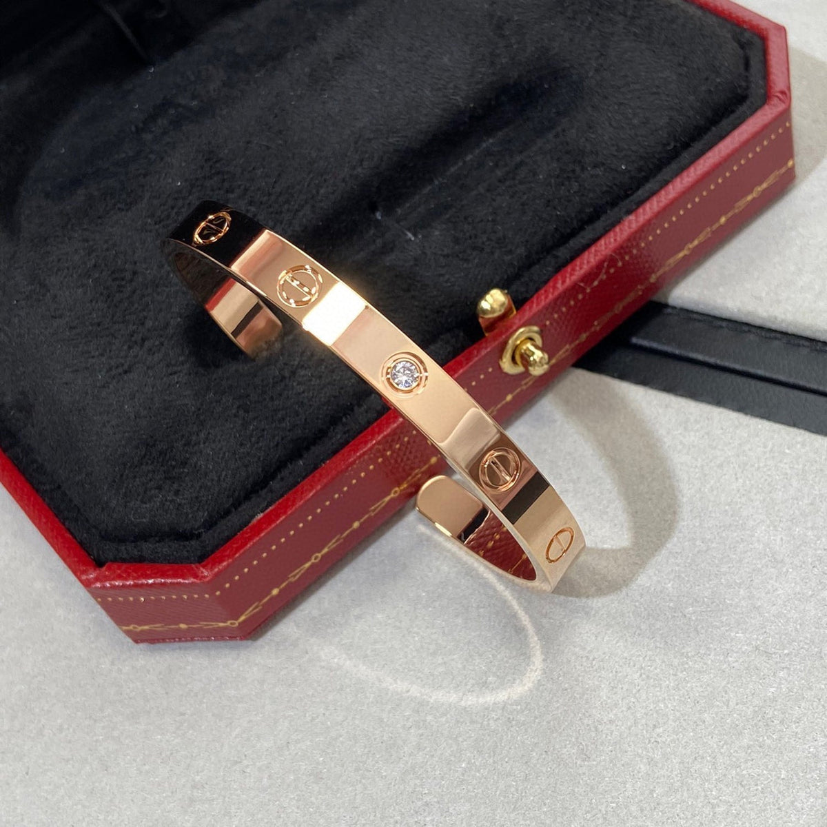 [Avelora Jewelry ]LOVE BRACELET 6.1MM 1 DIAMOND OPEN CUFF