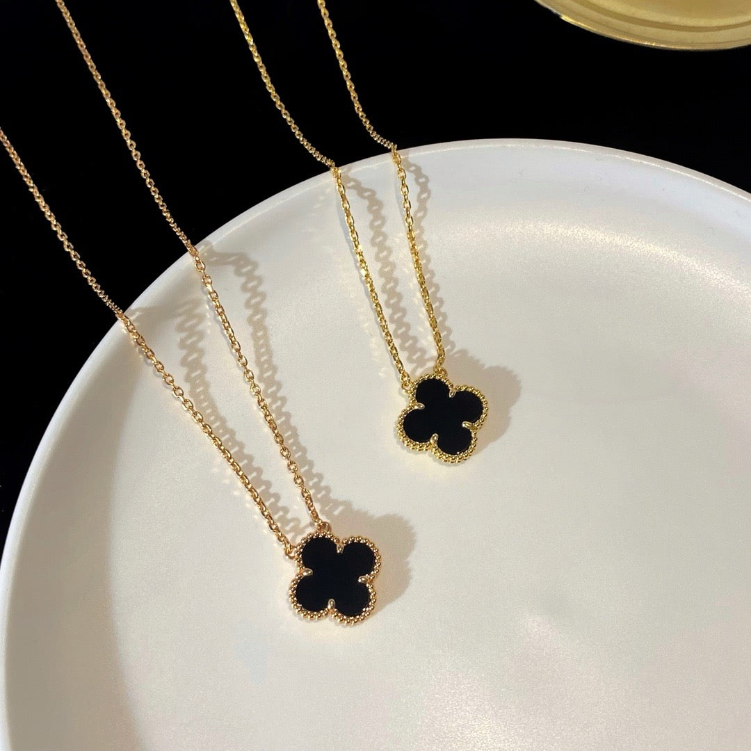 [Avelora Jewelry ]CLOVER 15MM BLACK ONYX SINGLE FLOWER NECKLACE