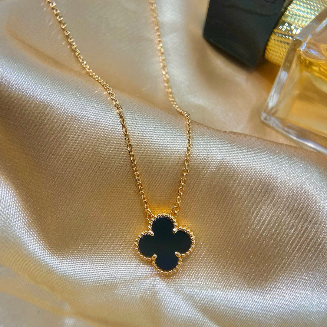 [Avelora Jewelry ]CLOVER 15MM BLACK ONYX SINGLE FLOWER NECKLACE