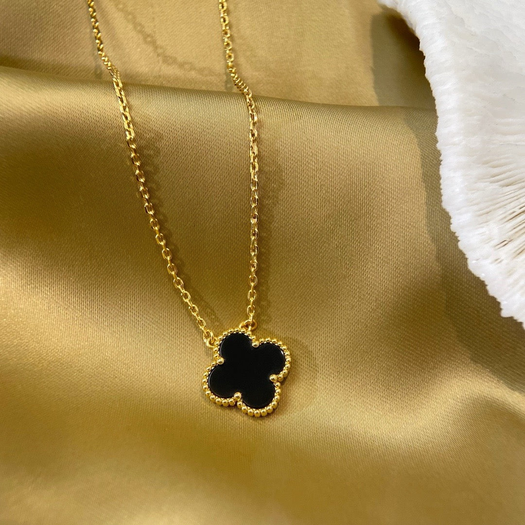 [Avelora Jewelry ]CLOVER 15MM BLACK ONYX SINGLE FLOWER NECKLACE