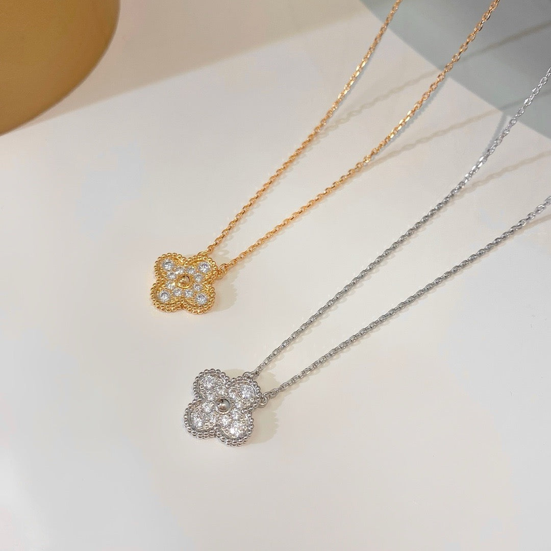 [Avelora Jewelry ]CLOVER 15MM DIAMOND SINGLE FLOWER NECKLACE