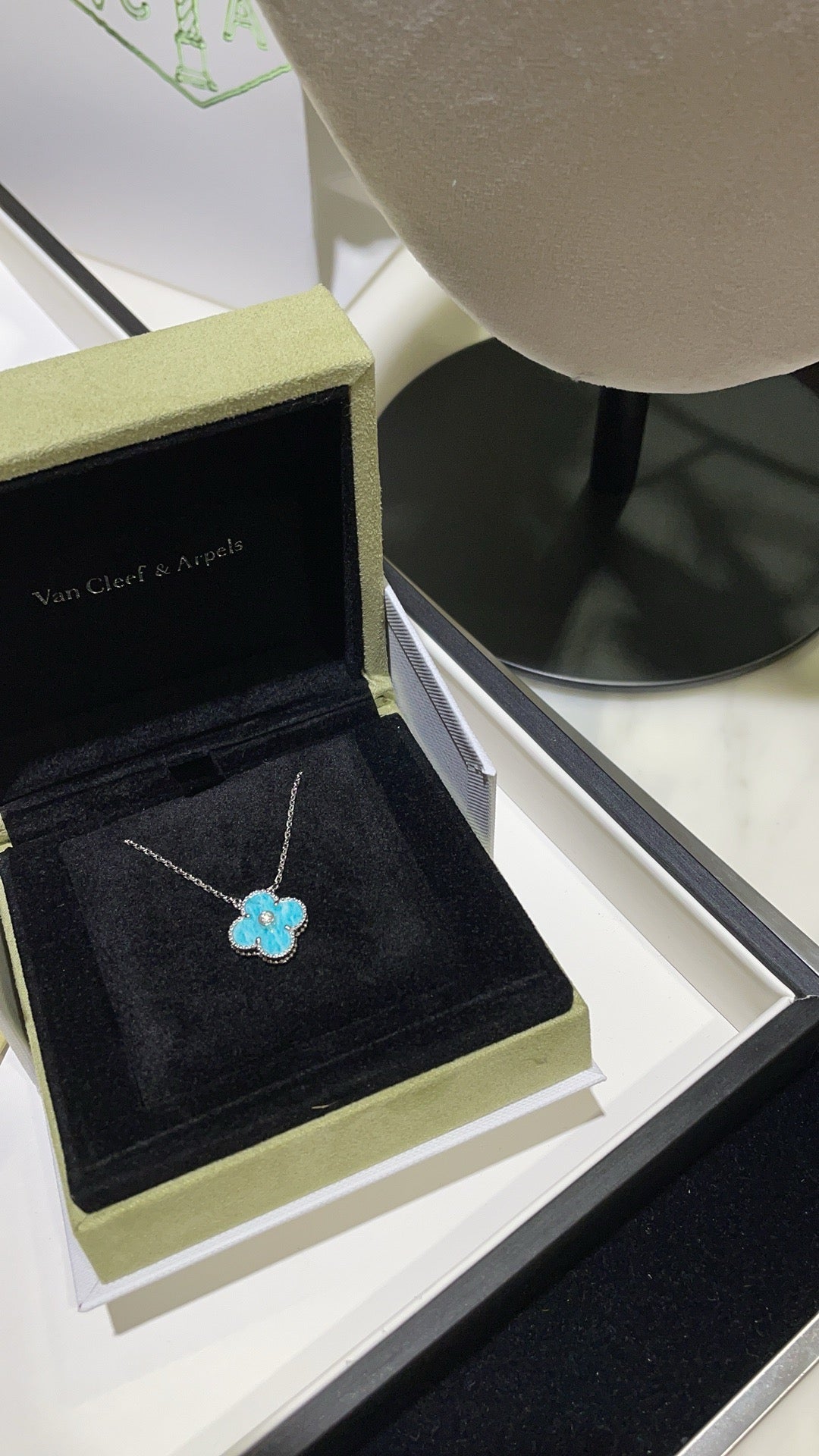 [Avelora Jewelry ]CLOVER 15MM DIAMOND SVRES PORCELAIN  NECKLACE SILVER