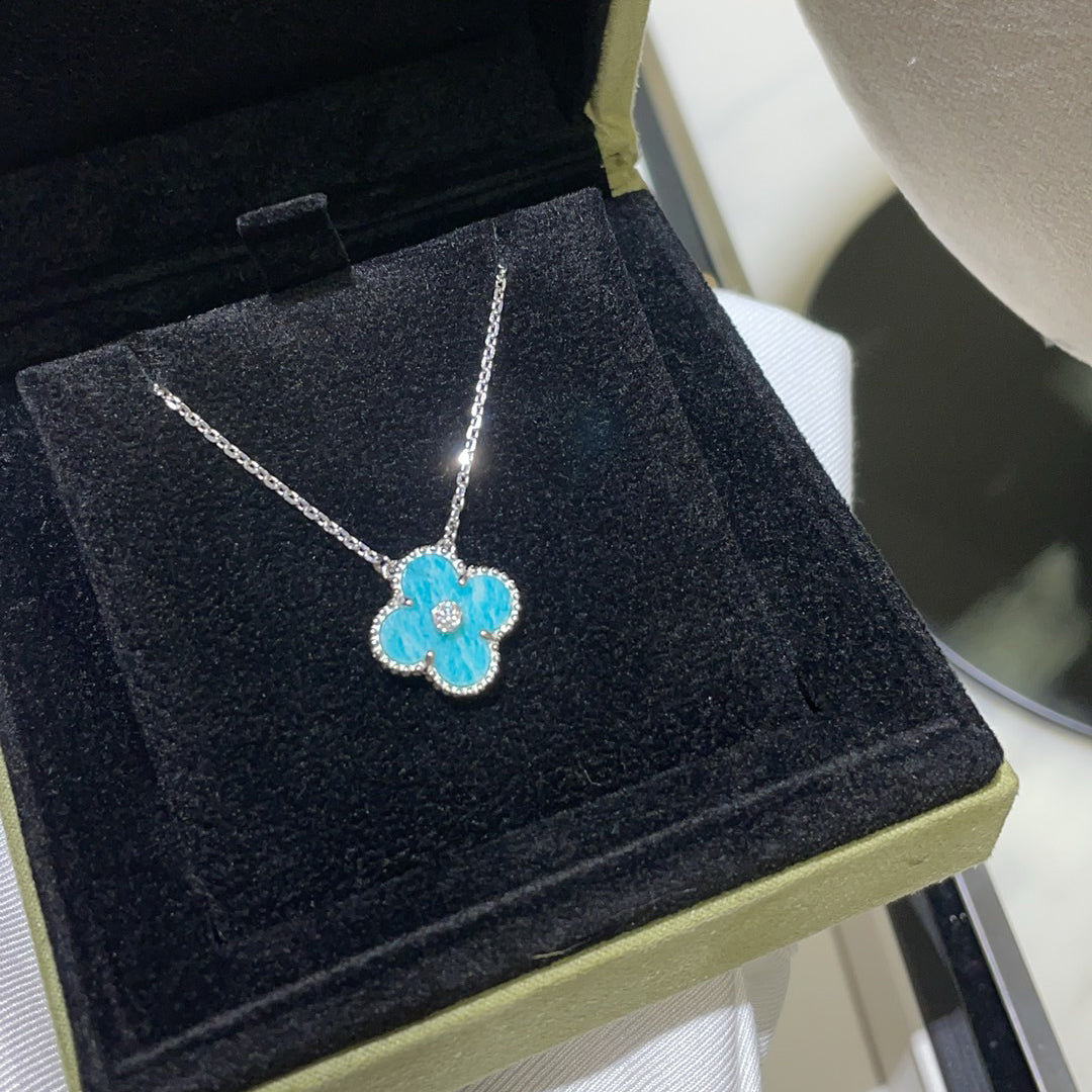 [Avelora Jewelry ]CLOVER 15MM DIAMOND SVRES PORCELAIN  NECKLACE SILVER