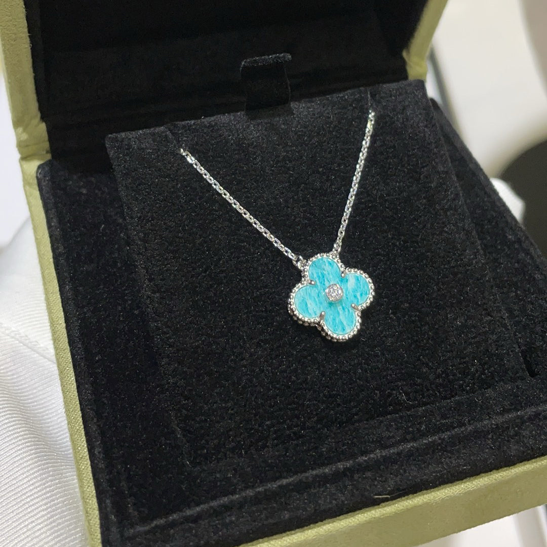 [Avelora Jewelry ]CLOVER 15MM DIAMOND SVRES PORCELAIN  NECKLACE SILVER