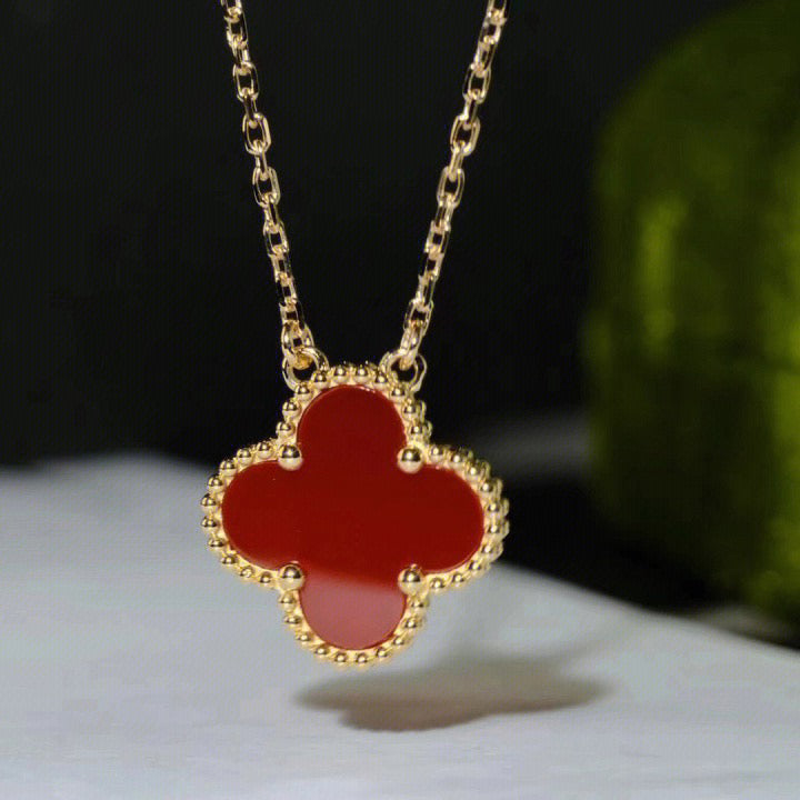 [Avelora Jewelry ]CLOVER 15MM CARNELIAN SINGLE FLOWER NECKLACE