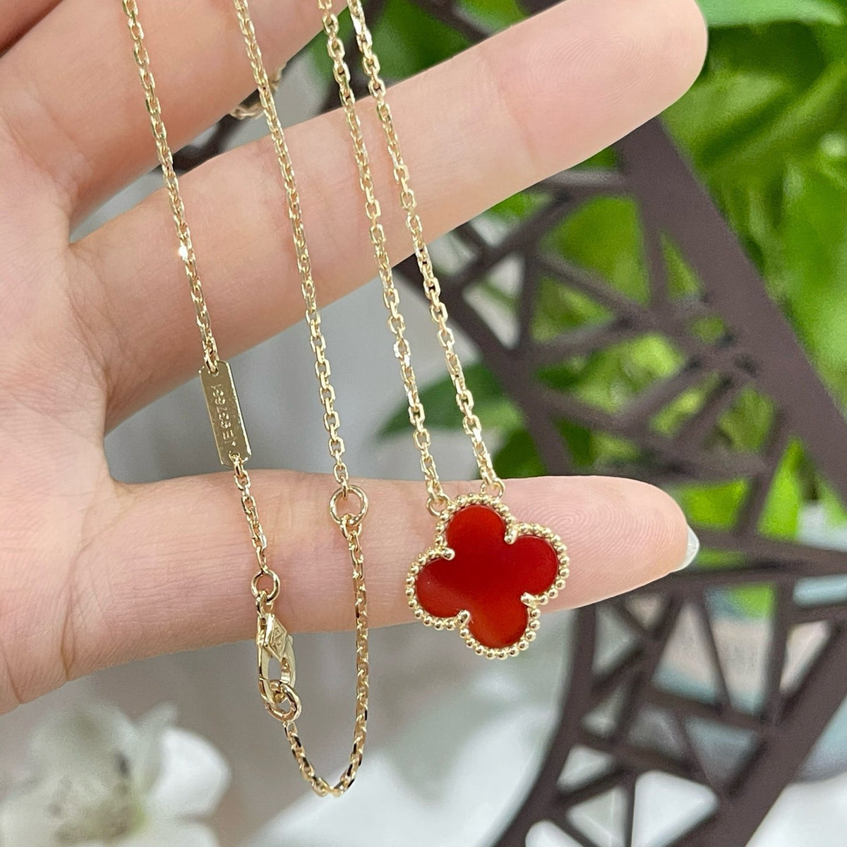 [Avelora Jewelry ]CLOVER 15MM CARNELIAN SINGLE FLOWER NECKLACE