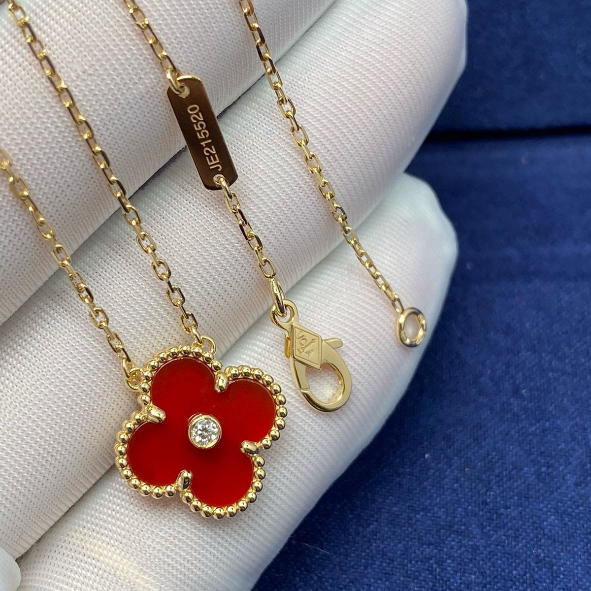 [Avelora Jewelry ]CLOVER 15MM DIAMOND CARNELIAN NECKLACE