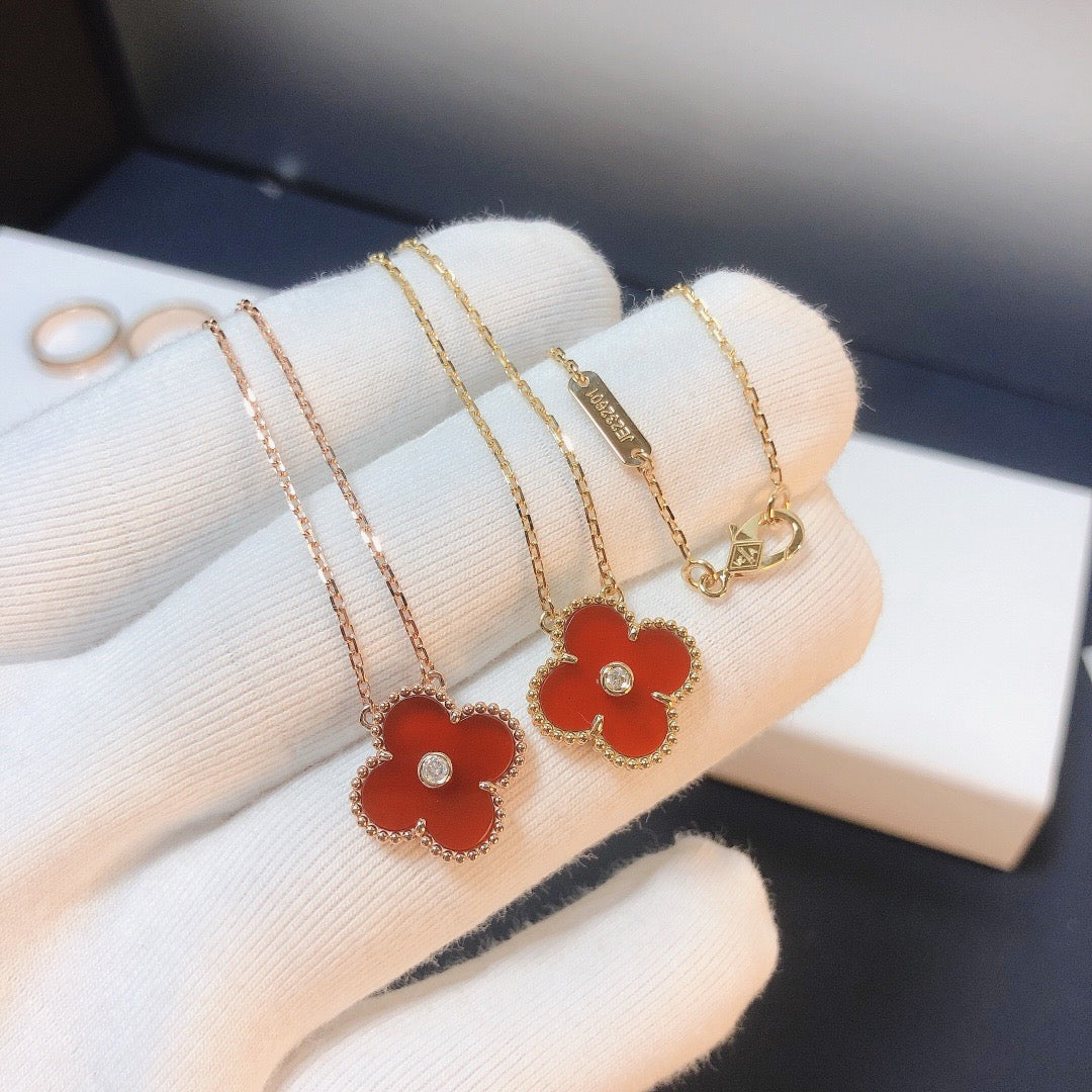[Avelora Jewelry ]CLOVER 15MM DIAMOND CARNELIAN NECKLACE