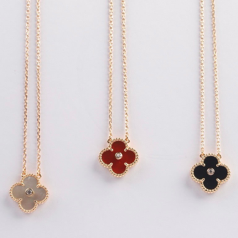 [Avelora Jewelry ]CLOVER 15MM DIAMOND CARNELIAN NECKLACE