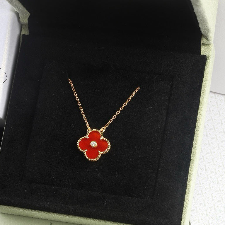 [Avelora Jewelry ]CLOVER 15MM DIAMOND CARNELIAN NECKLACE