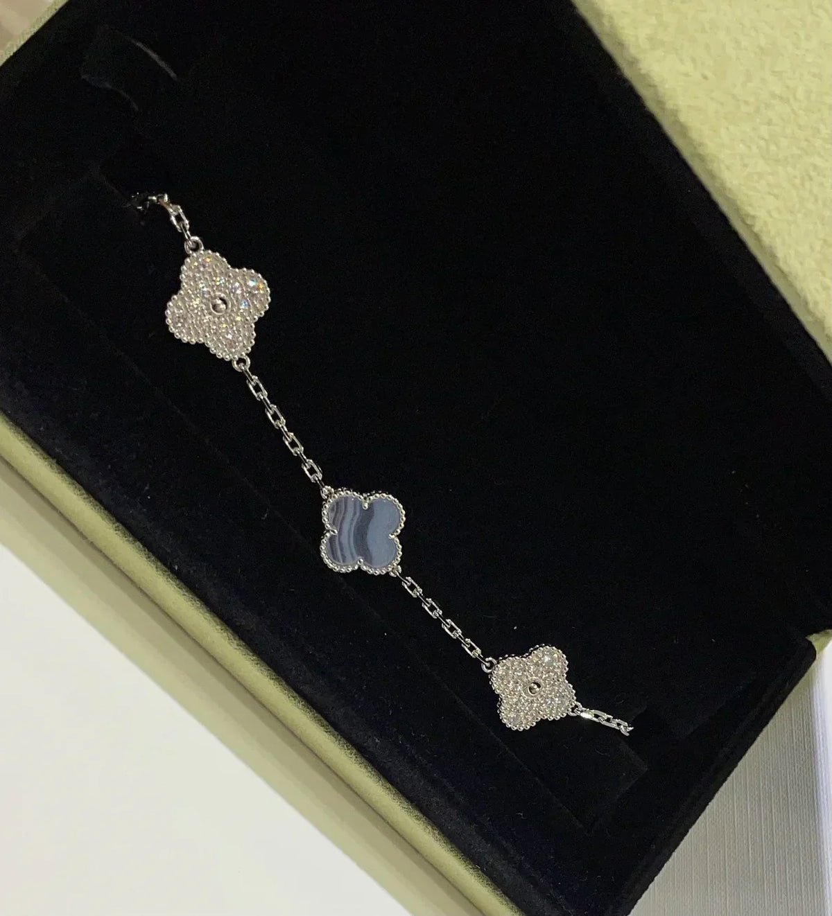[Avelora Jewelry ] CLOVER 5 MOTIF PURPLE CHALCEDONY BRACELET COLLECTION