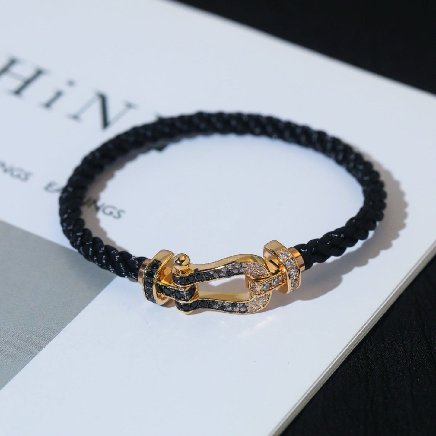 [Avelora]FORCE LARGE HORSESHOE BLACK & WHITE DIAMOND BRACELET - WHITE GOLD