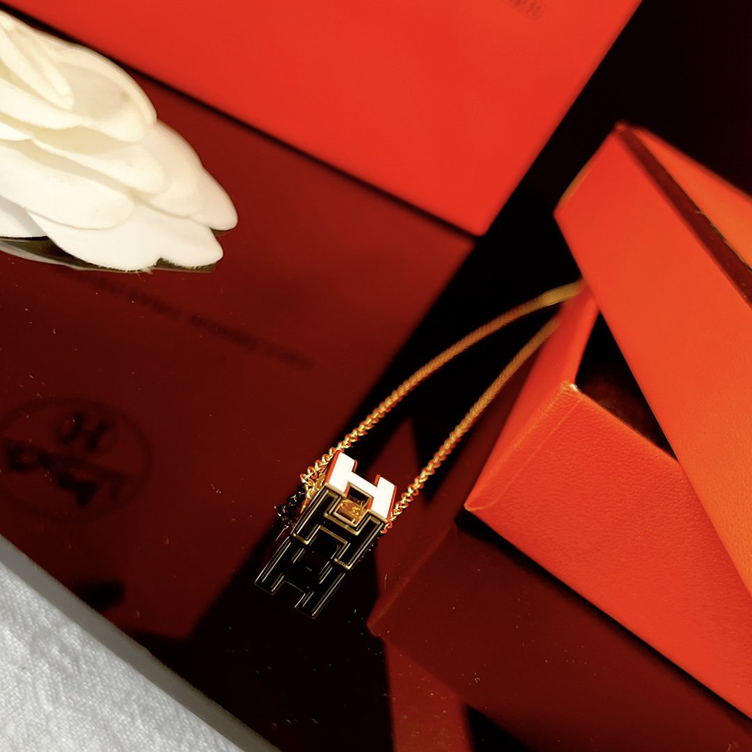 [Avelora Jewelry ]H WHITE SQUARE GOLD NECKLACE