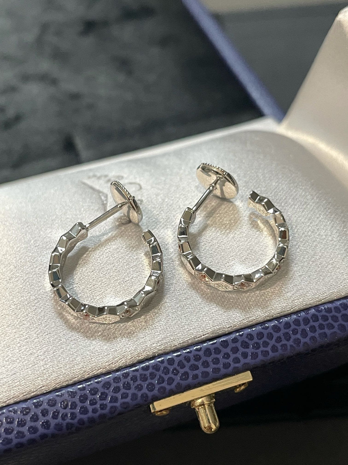[Avelora Jewelry ]Hollow Design Four-Leaf Clover Flower Shape Earrings