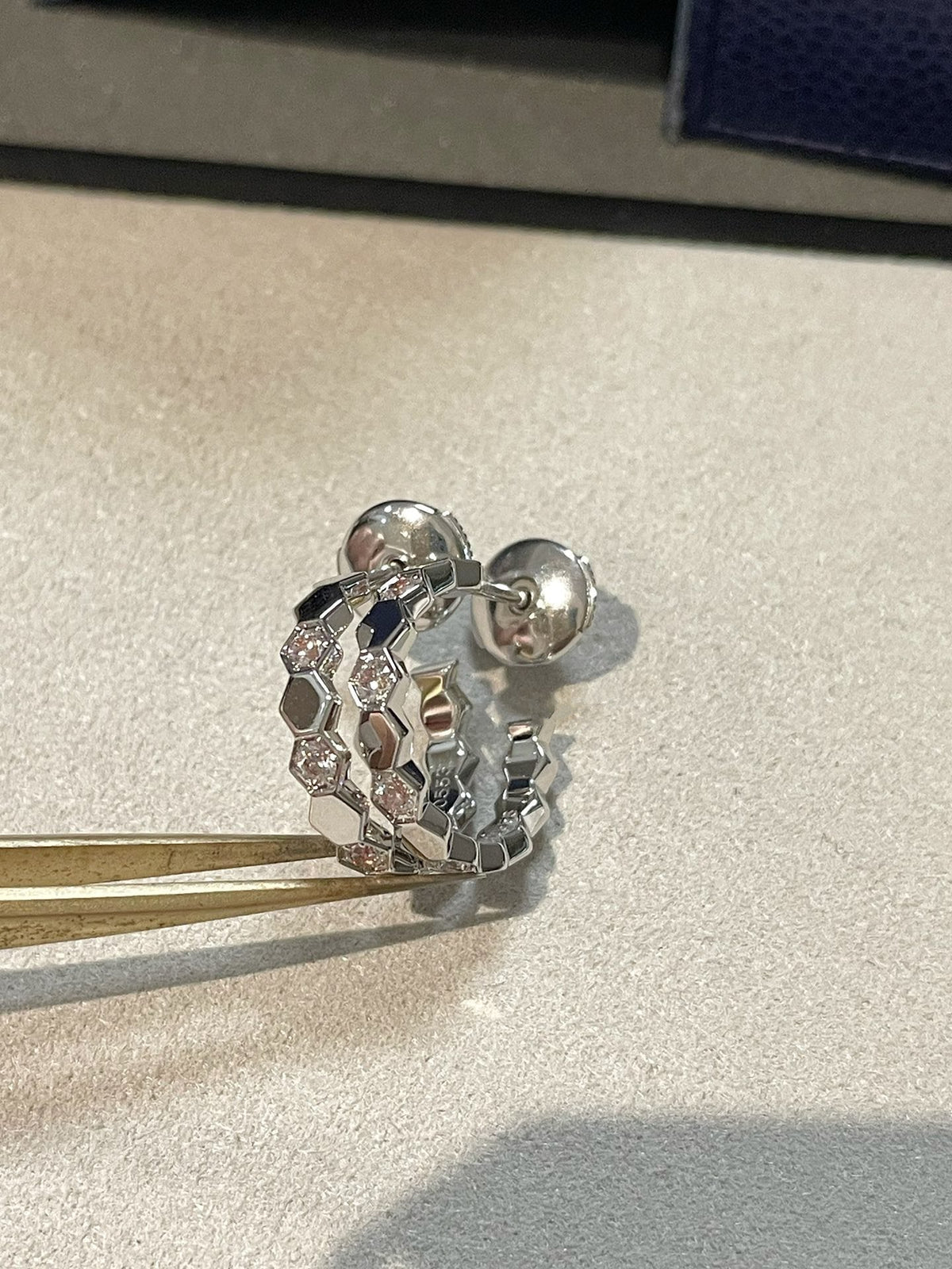 [Avelora Jewelry ]Hollow Design Four-Leaf Clover Flower Shape Earrings