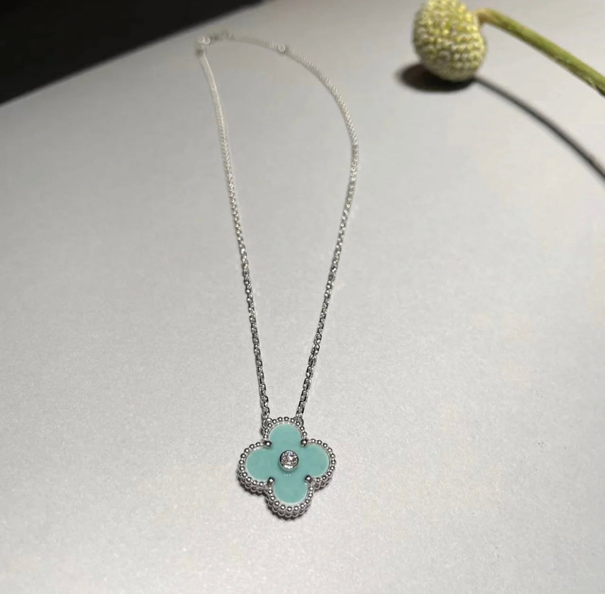 [Avelora Jewelry ]CLOVER 1 DIAMOND LIGHT BLUE SILVER NECKLACE