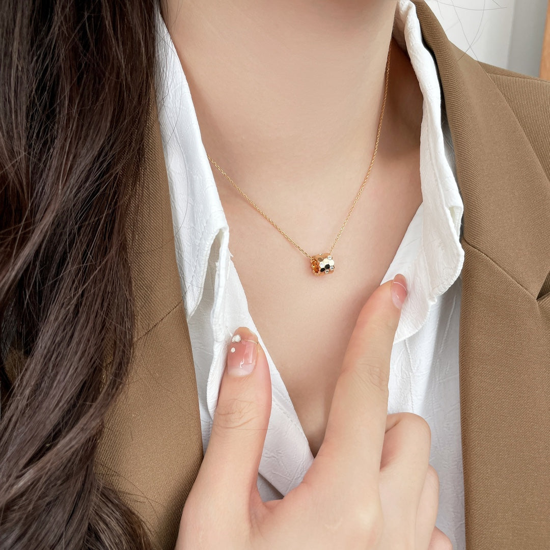 [Avelora Jewelry ]BEE MINI PEDANT DIAMOND NECKLACE