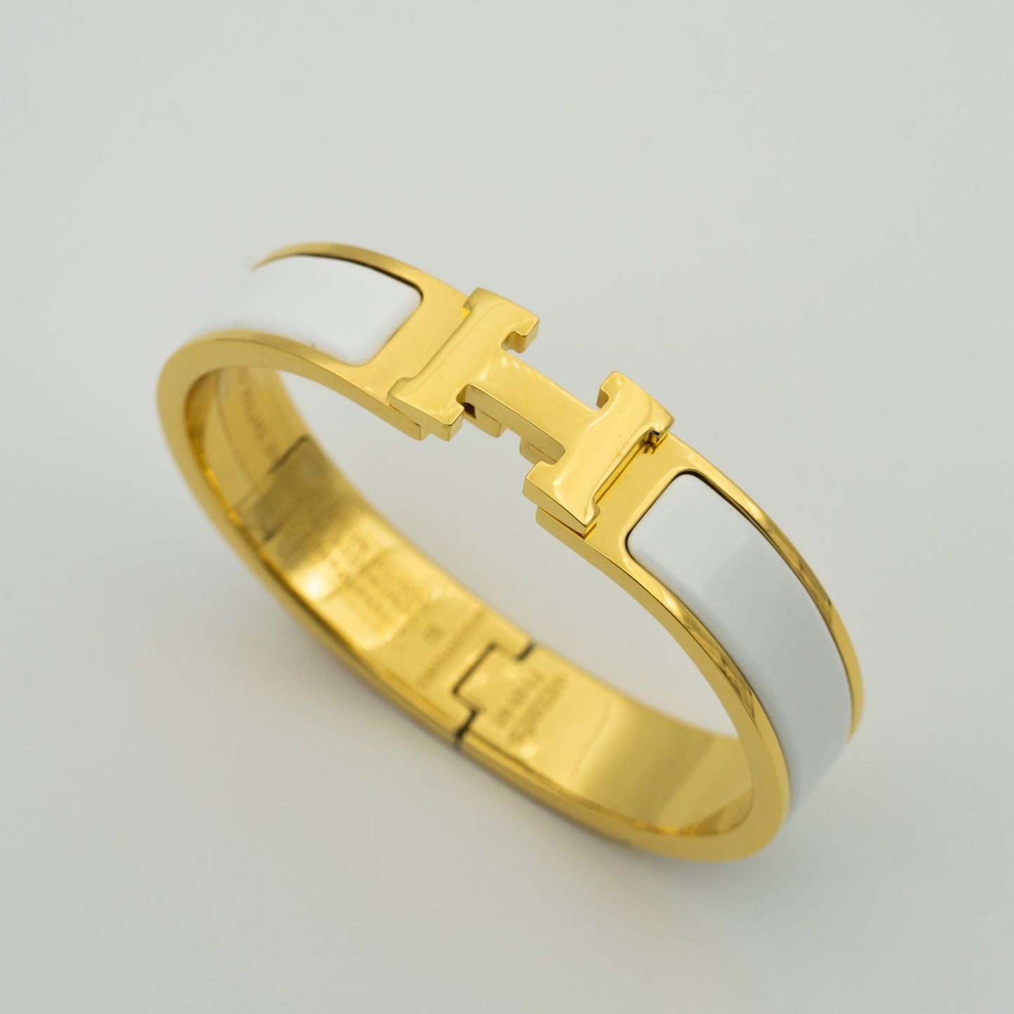 [Avelora]H WHITE BRACELET
