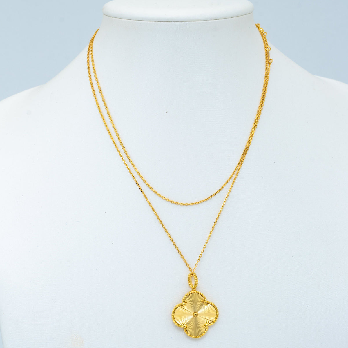 [Avelora Jewelry ]CLOVER 25MM PEDANT NECKLACE GOLD
