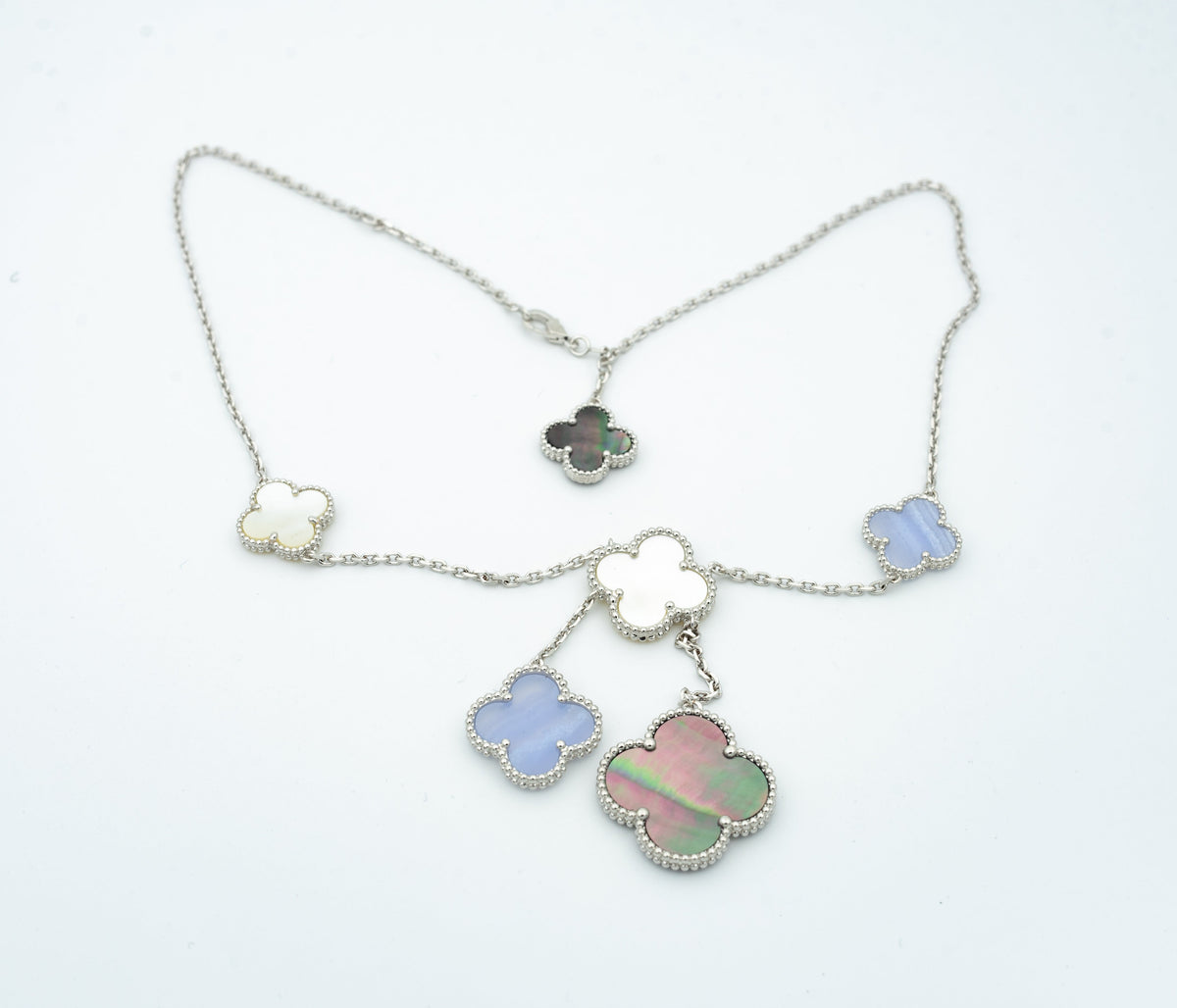 [Avelora Jewelry ]CLOVER MOP CHALCEDONY NECKLACE SILVER 6 MOTIF