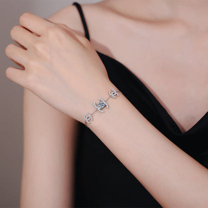 [Avelora]CLASSIC INTERLOCKING MOISSANITE BRACELET