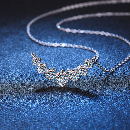 [Avelora]MINIMALIST CURVED SMILE MOISSANITE NECKLACE