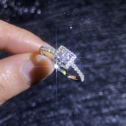 [Avelora]DAINTY SUGAR-CUBE MOISSANITE RING